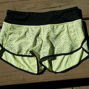 Lululemon speed short size 4 great condition